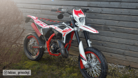 Set velgstickers Wiesi Factory 50/50 Set velgstickers Wiesi Factory 50/50